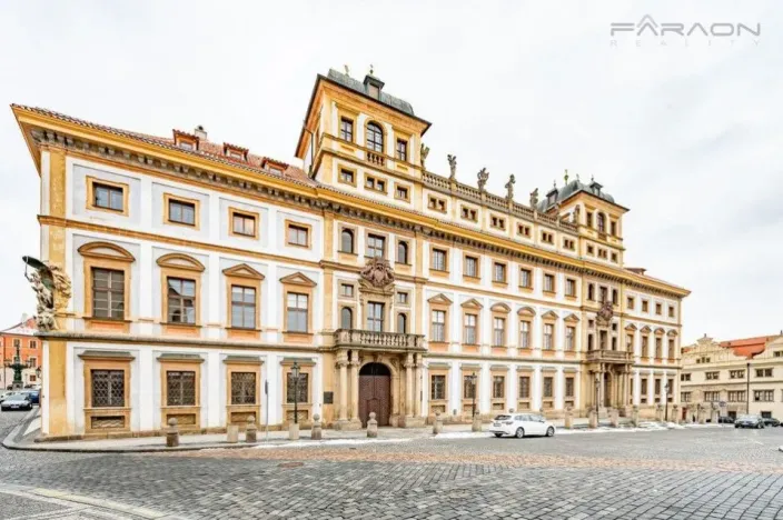 Pronájem komerční nemovitosti, Praha - Hradčany, Hradčanské náměstí, 106 m2