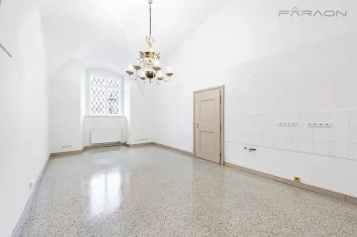 Pronájem komerční nemovitosti, Praha - Hradčany, Hradčanské náměstí, 106 m2