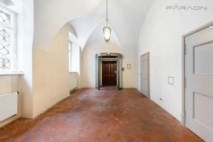 Pronájem komerční nemovitosti, Praha - Hradčany, Hradčanské náměstí, 106 m2