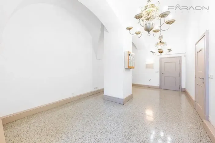 Pronájem komerční nemovitosti, Praha - Hradčany, Hradčanské náměstí, 106 m2