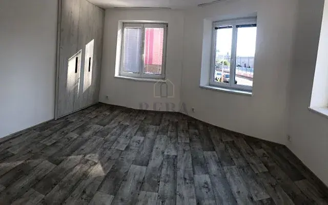 Pronájem bytu 2+kk, Karlovy Vary, Lipová, 50 m2