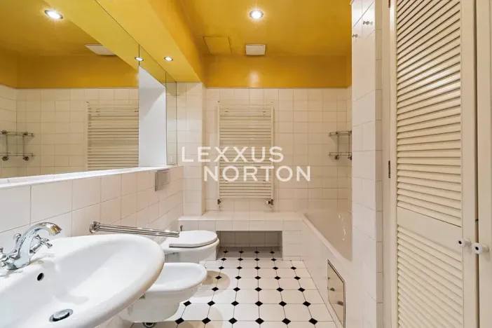 Pronájem bytu 4+1, Praha - Staré Město, Pařížská, 151 m2