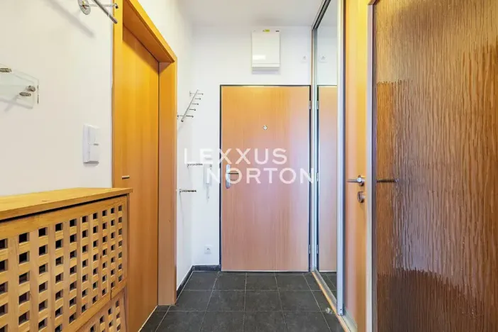 Pronájem bytu 1+kk, Praha - Stodůlky, Svitákova, 34 m2