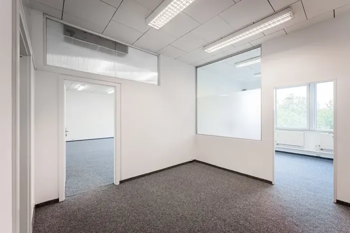 Pronájem kanceláře, Praha - Strašnice, Třebohostická, 628 m2