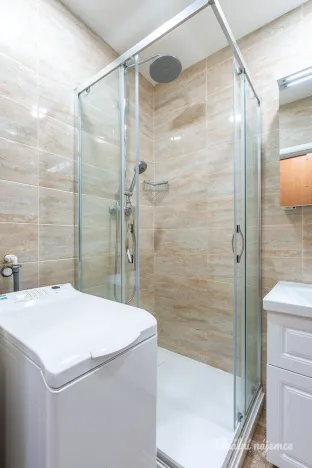 Pronájem bytu 2+1, Praha - Žižkov, Na Balkáně, 50 m2