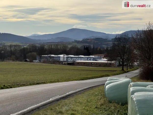 Prodej komerčního pozemku, Vlachovo Březí, Pražská, 2261 m2