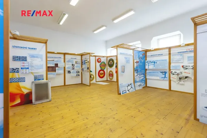 Prodej komerční nemovitosti, Dašice, náměstí T. G. Masaryka, 2490 m2