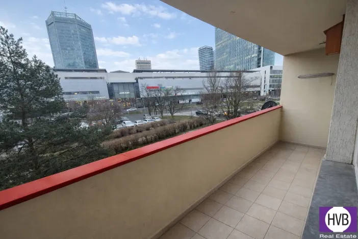 Pronájem bytu 2+kk, Praha, Hvězdova, 42 m2