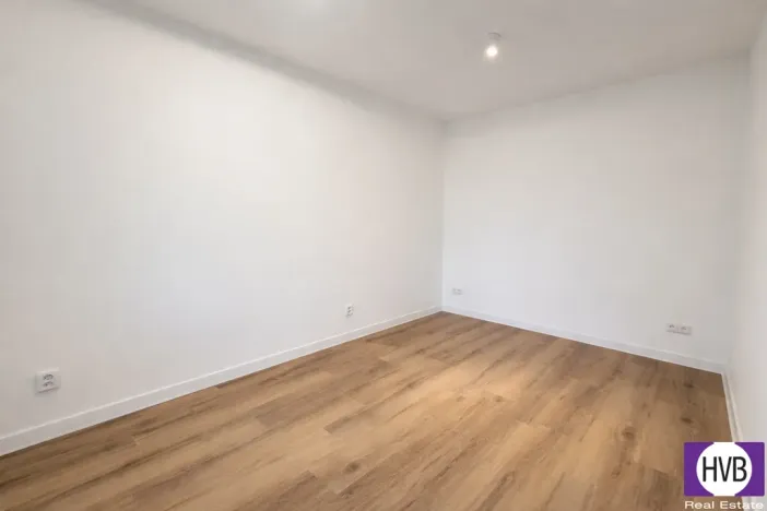 Pronájem bytu 2+kk, Praha, Hvězdova, 42 m2