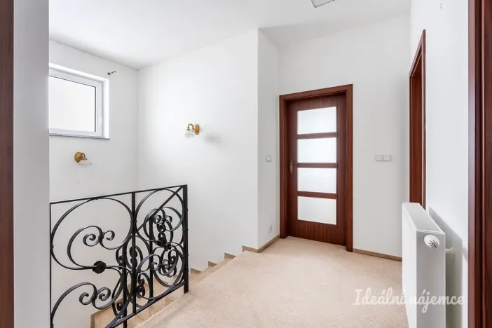 Pronájem bytu 4+1, Šestajovice, Sukova, 204 m2