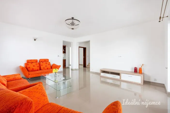 Pronájem bytu 5+1, Šestajovice, Sukova, 204 m2