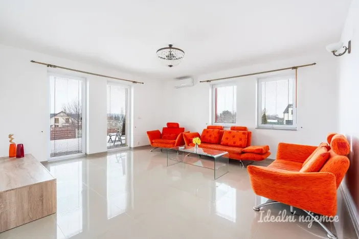 Pronájem bytu 5+1, Šestajovice, Sukova, 204 m2