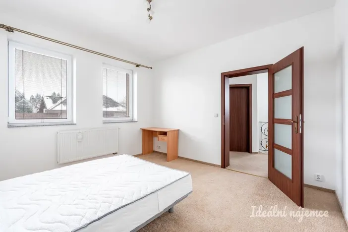 Pronájem bytu 5+1, Šestajovice, Sukova, 204 m2