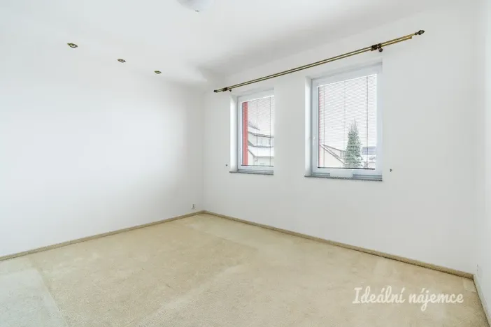 Pronájem bytu 5+1, Šestajovice, Sukova, 204 m2