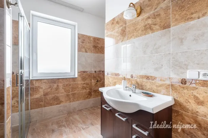 Pronájem bytu 5+1, Šestajovice, Sukova, 204 m2