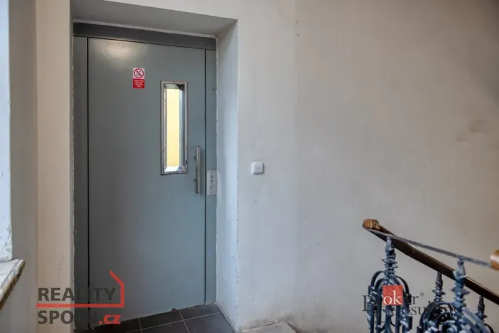 Pronájem bytu 2+kk, Praha - Vyšehrad, Neklanova, 52 m2