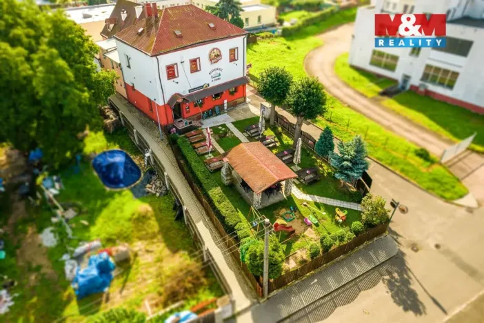 Prodej restaurace, Velké Březno, 700 m2