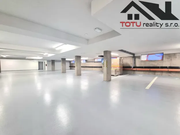 Pronájem garážového stání, Jaroměř, Josefa Šímy, 12 m2