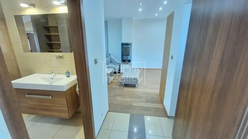 Pronájem bytu 4+kk, Pardubice, V Ráji, 350 m2