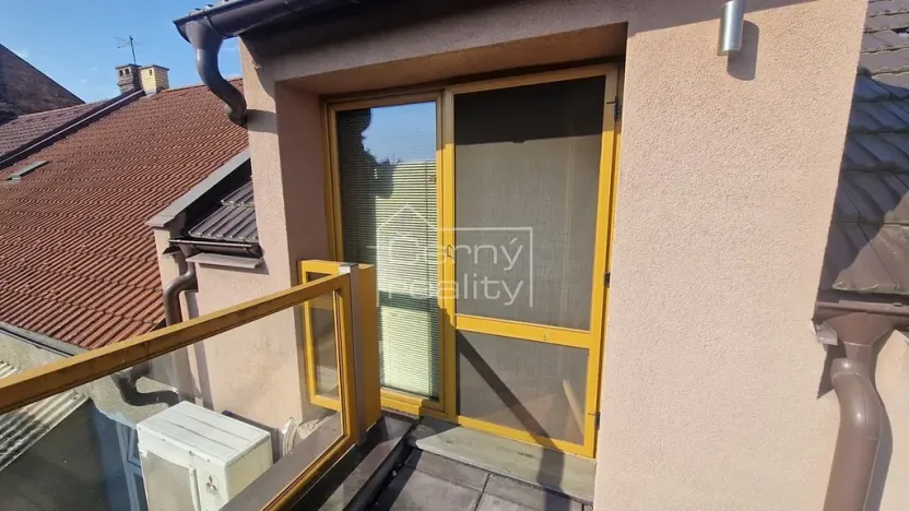 Pronájem bytu 4+kk, Pardubice, V Ráji, 350 m2