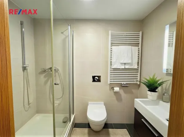 Pronájem bytu 4+kk, Praha - Žižkov, Ke kapslovně, 156 m2