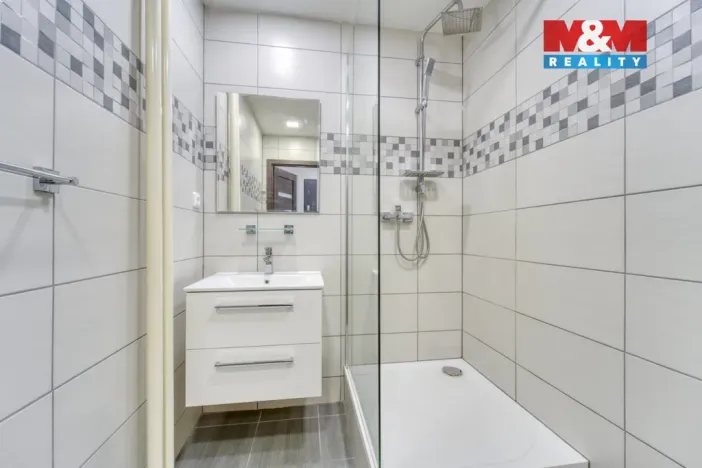 Pronájem bytu 2+1, Plzeň - Lobzy, Revoluční, 57 m2