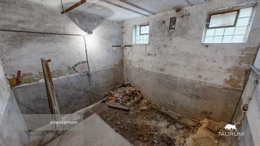 Prodej rodinného domu, Roupov, 525 m2