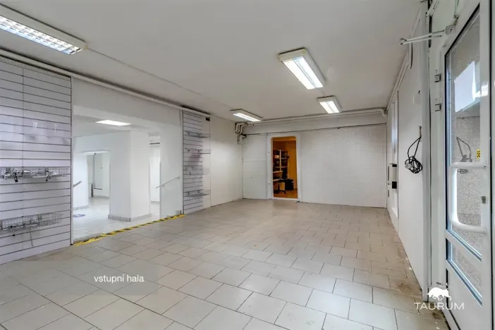 Prodej obchodního prostoru, Karlovy Vary, Vítězná, 147 m2