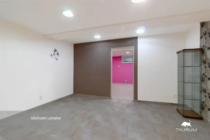 Prodej obchodního prostoru, Karlovy Vary, Vítězná, 147 m2