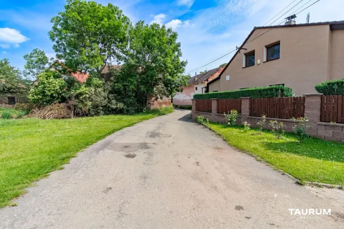 Prodej pozemku pro bydlení, Chodouň, 6761 m2