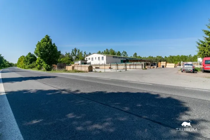 Prodej komerční nemovitosti, Vojkovice, 12027 m2