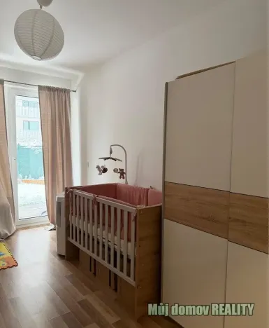 Pronájem bytu 3+kk, Praha - Strašnice, Zvěřinova, 78 m2