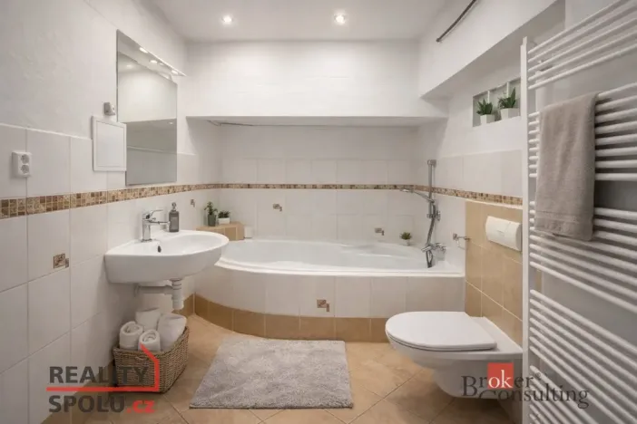 Prodej bytu 3+kk, Trutnov - Střední Předměstí, Jiráskovo náměstí, 78 m2