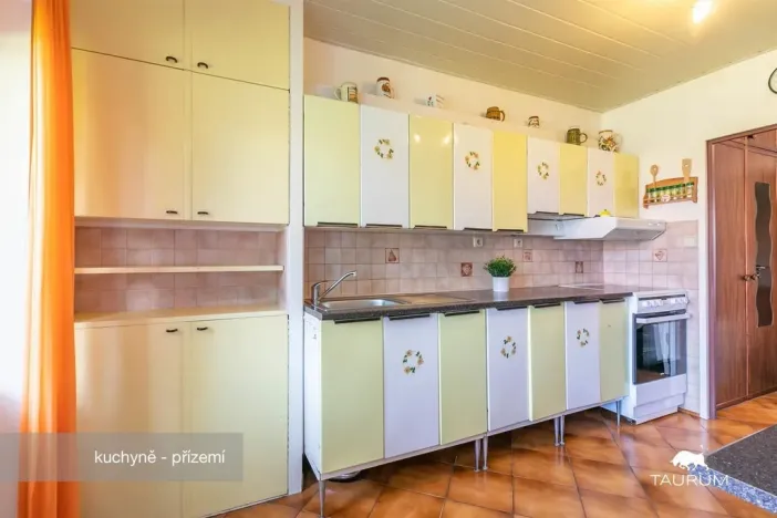 Prodej rodinného domu, Holubice, U Parku, 162 m2