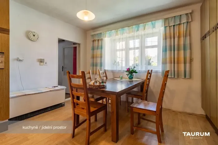 Prodej rodinného domu, Chocenice, 280 m2