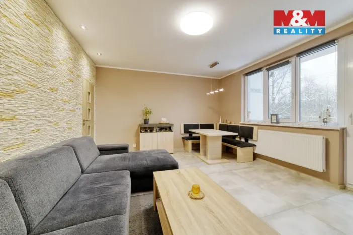 Prodej bytu 3+1, Valy, Pod Lesem, 64 m2