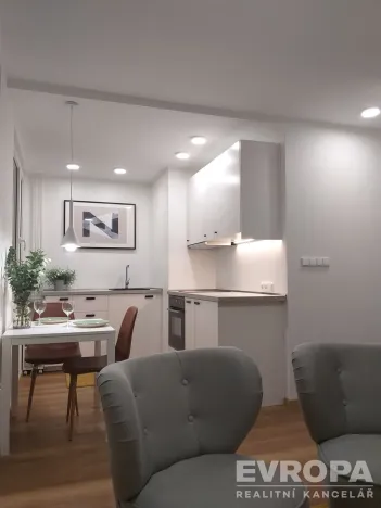 Prodej bytu 1+kk, Pardubice - Zelené Předměstí, Palackého třída, 38 m2