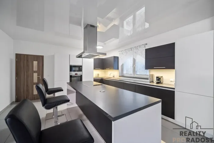 Prodej rodinného domu, Choltice, 200 m2