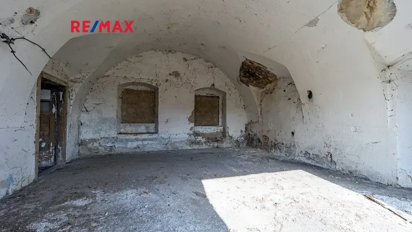 Prodej zemědělského objektu, Počedělice, 2500 m2