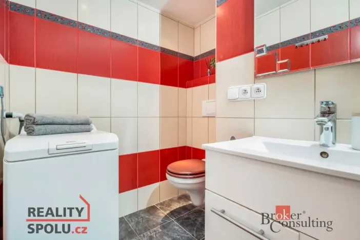 Prodej bytu 3+1, Hradec Králové - Nový Hradec Králové, Mandysova, 77 m2