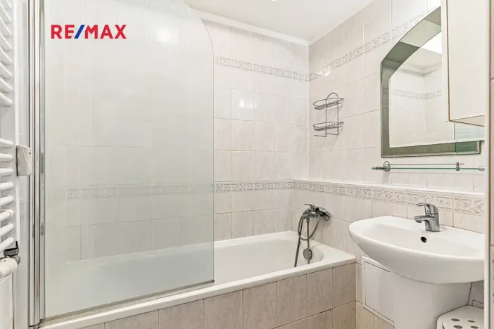 Pronájem bytu 2+kk, Praha - Vysočany, Podkovářská, 54 m2