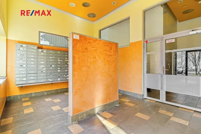 Pronájem bytu 2+kk, Praha - Vysočany, Podkovářská, 54 m2