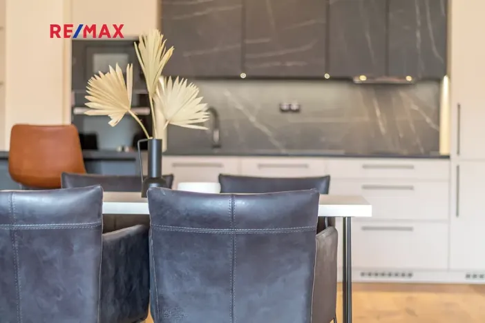 Pronájem bytu 2+kk, Praha - Karlín, Křižíkova, 79 m2