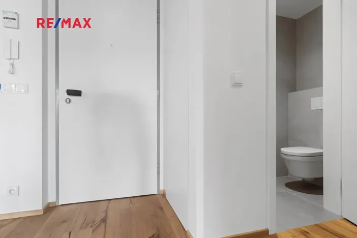 Pronájem bytu 2+kk, Praha - Karlín, Křižíkova, 79 m2