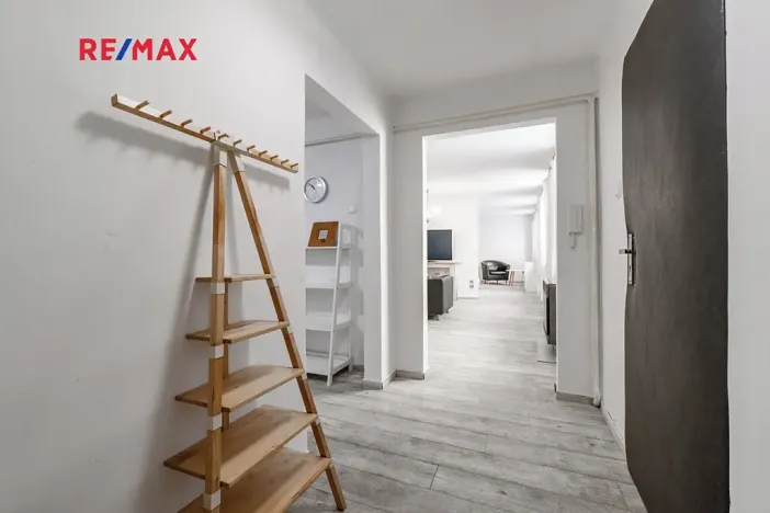 Prodej obchodního prostoru, Praha - Karlín, Pernerova, 60 m2