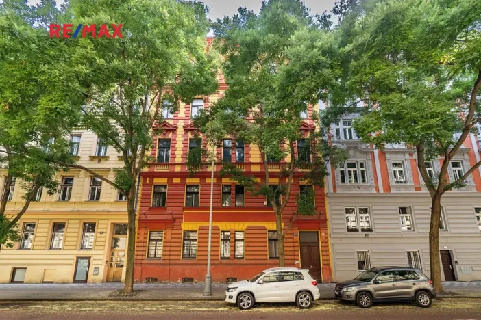 Prodej obchodního prostoru, Praha - Karlín, Pernerova, 60 m2