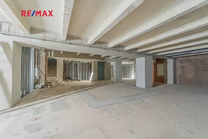 Pronájem obchodního prostoru, Praha - Nové Město, Hybernská, 526 m2