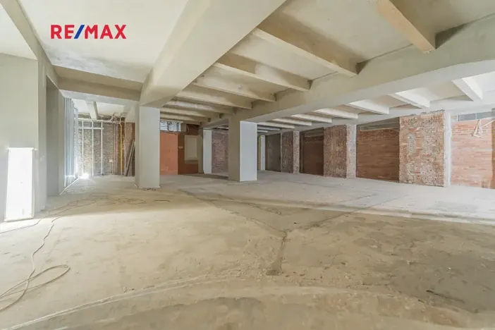 Pronájem obchodního prostoru, Praha - Nové Město, Hybernská, 526 m2