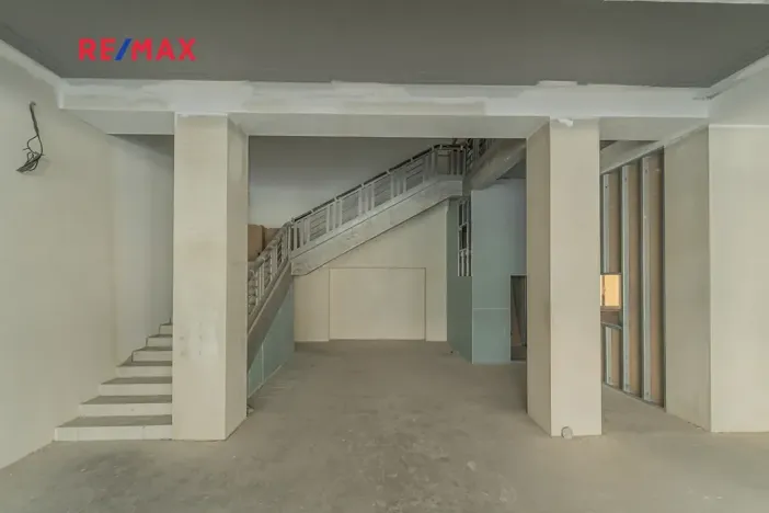 Pronájem obchodního prostoru, Praha - Nové Město, Hybernská, 526 m2
