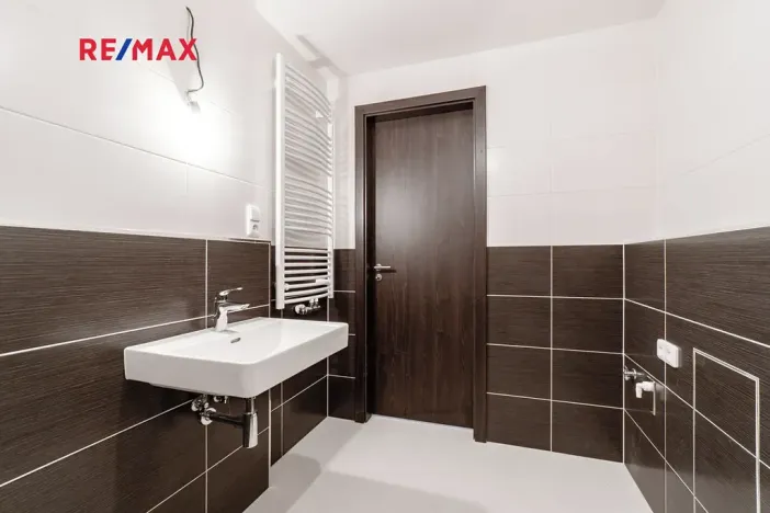 Prodej bytu 2+kk, Praha - Prosek, Čakovická, 43 m2